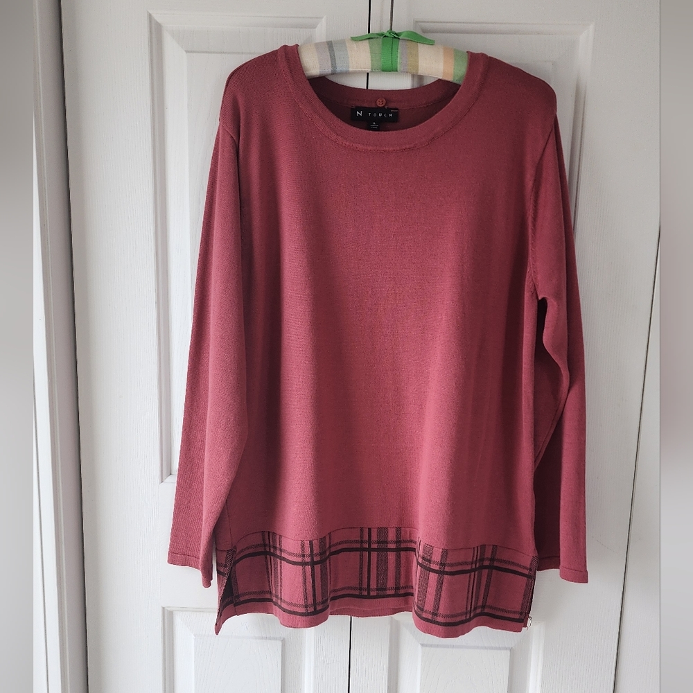 N Touch Sweater | Woman's Large | Red | Plaid